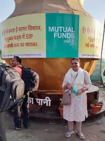 New Line Consulting India CEO Shobhana Chand visiting the Mutual Funds Sahi Hai clean drinking water booth at Mahakumbh 2025
